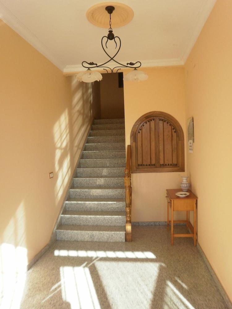 Hostal Miraflor De Las Cadenas Куакос-де-Юсте Экстерьер фото